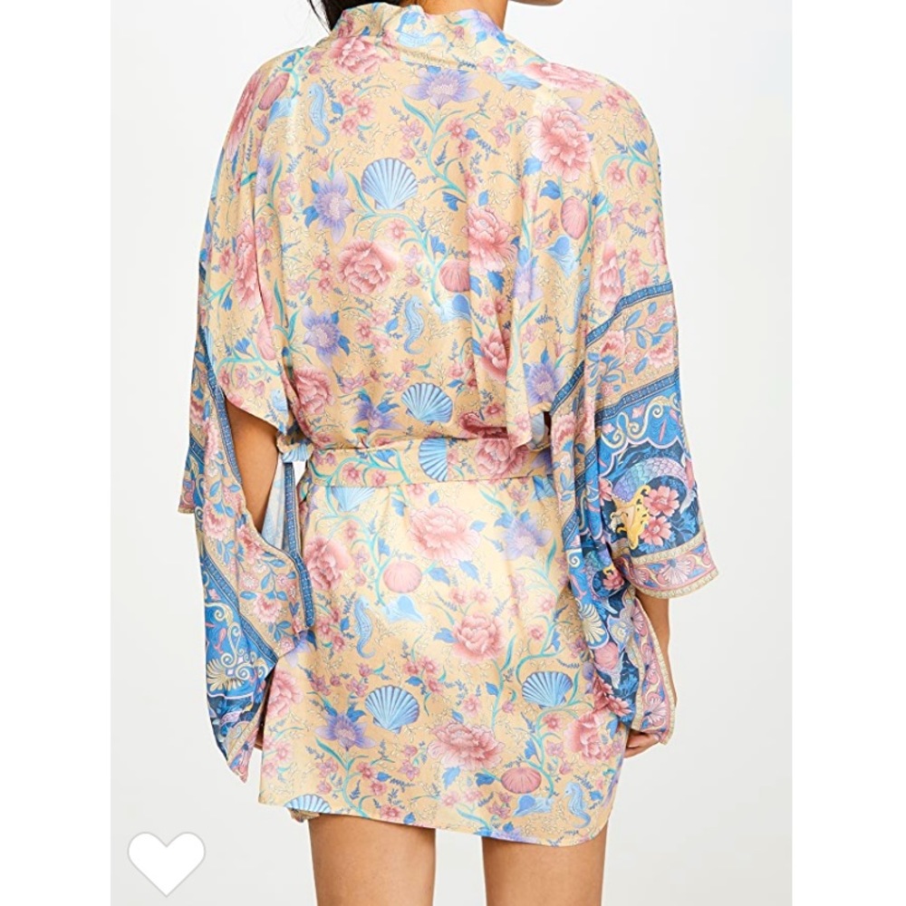 Spell & The Gypsy Seashells Short Robe - Picture 4 of 6